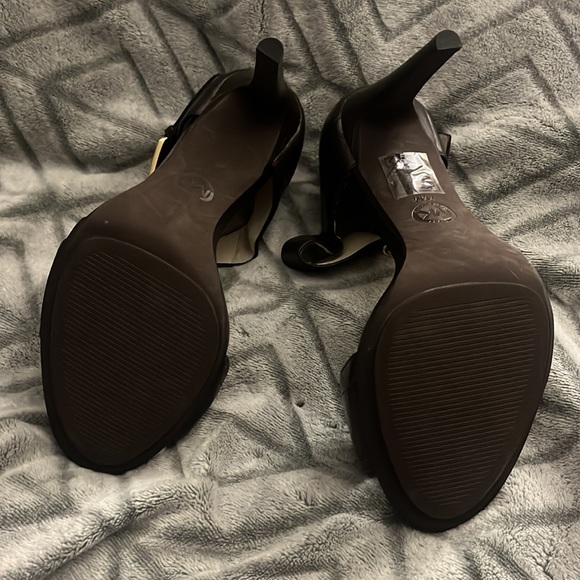 Brown heels - Picture 6 of 9